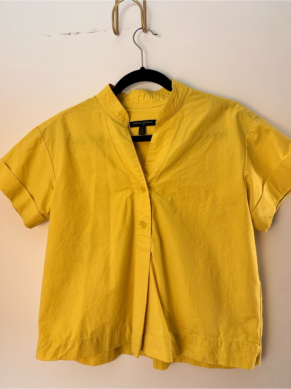 Banana Republic Vibrant Yellow Short-Sleeve Button-Front Shirt